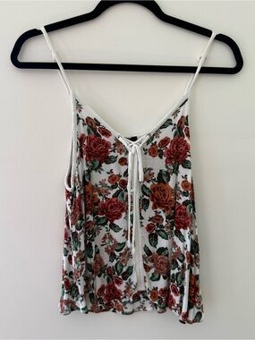 Ambiance White Floral Lace-Up Camisole with Red & Rust Roses